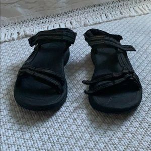 Teva black women’s 7.5 EUC